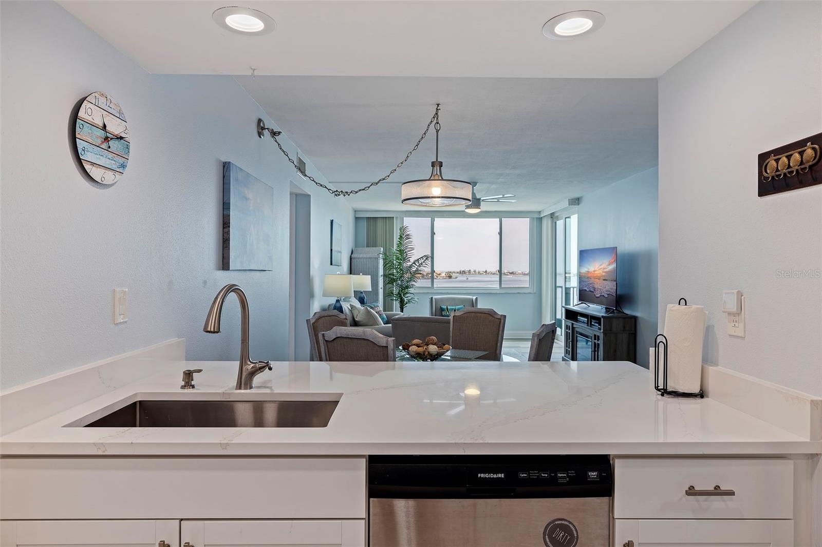 Image 7 of 48 For 6287 Bahia Del Mar Circle 801