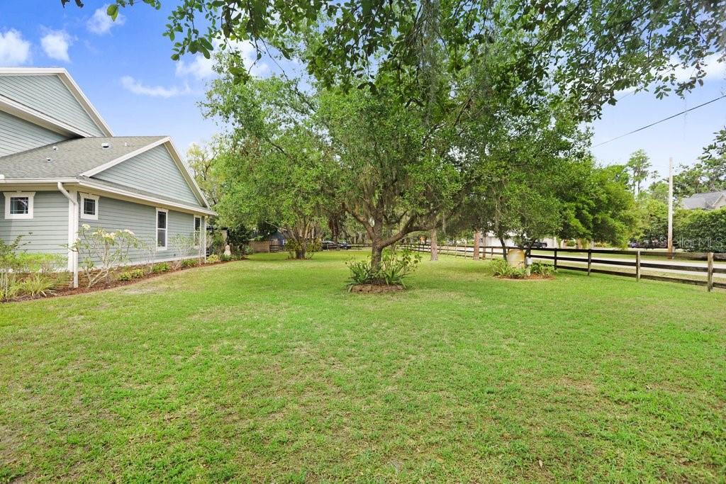 Image 21 of 73 For 18929 Crescent Road