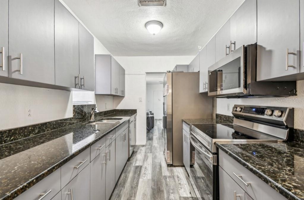 Image 10 of 50 For 1247 21st Street