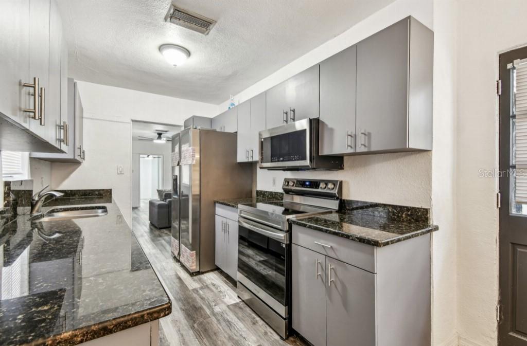 Image 11 of 50 For 1247 21st Street