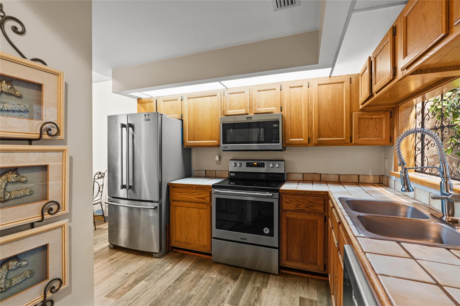 Image 13 of 54 For 1486 Mahogany Lane 703