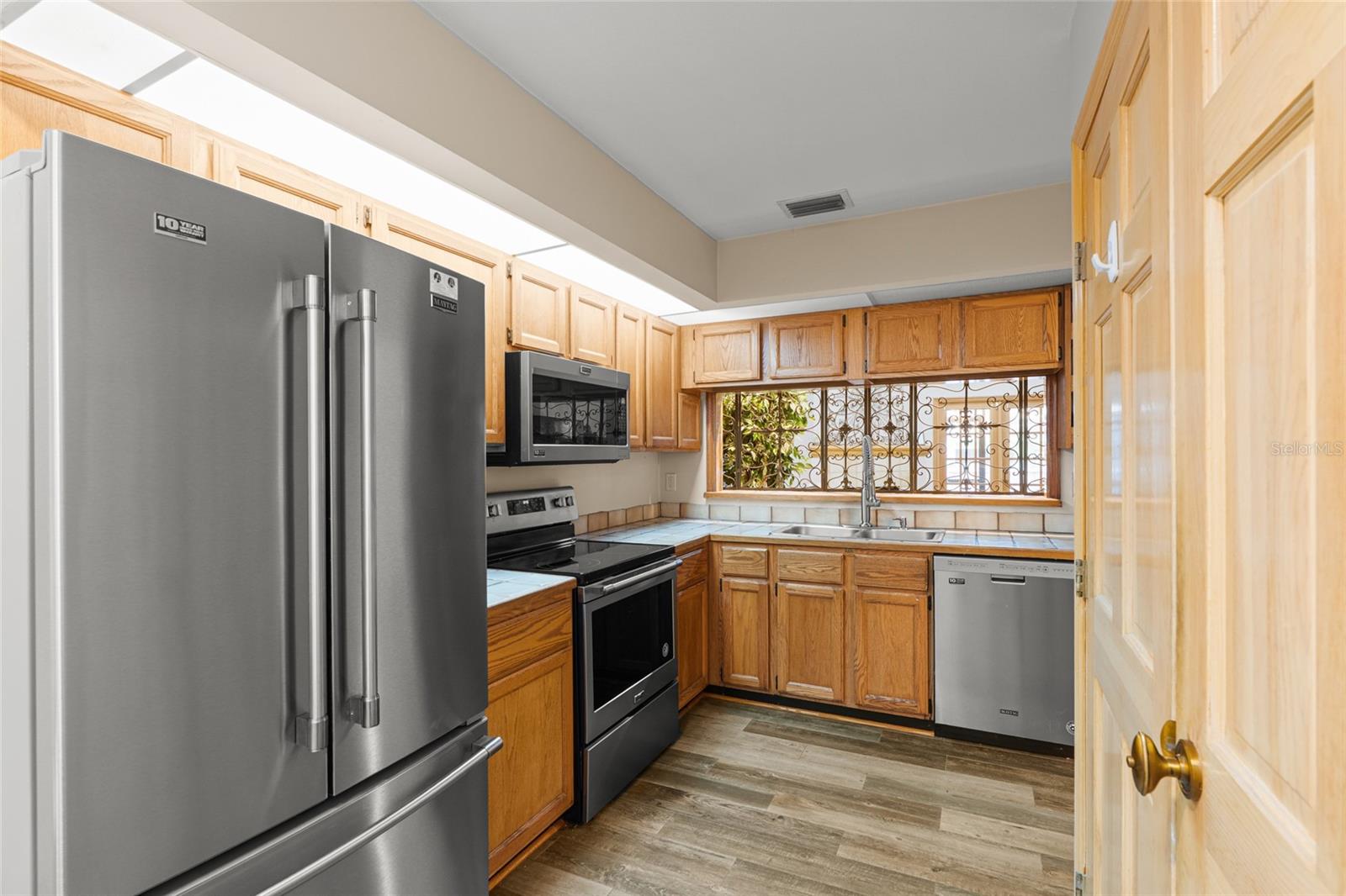 Image 15 of 54 For 1486 Mahogany Lane 703