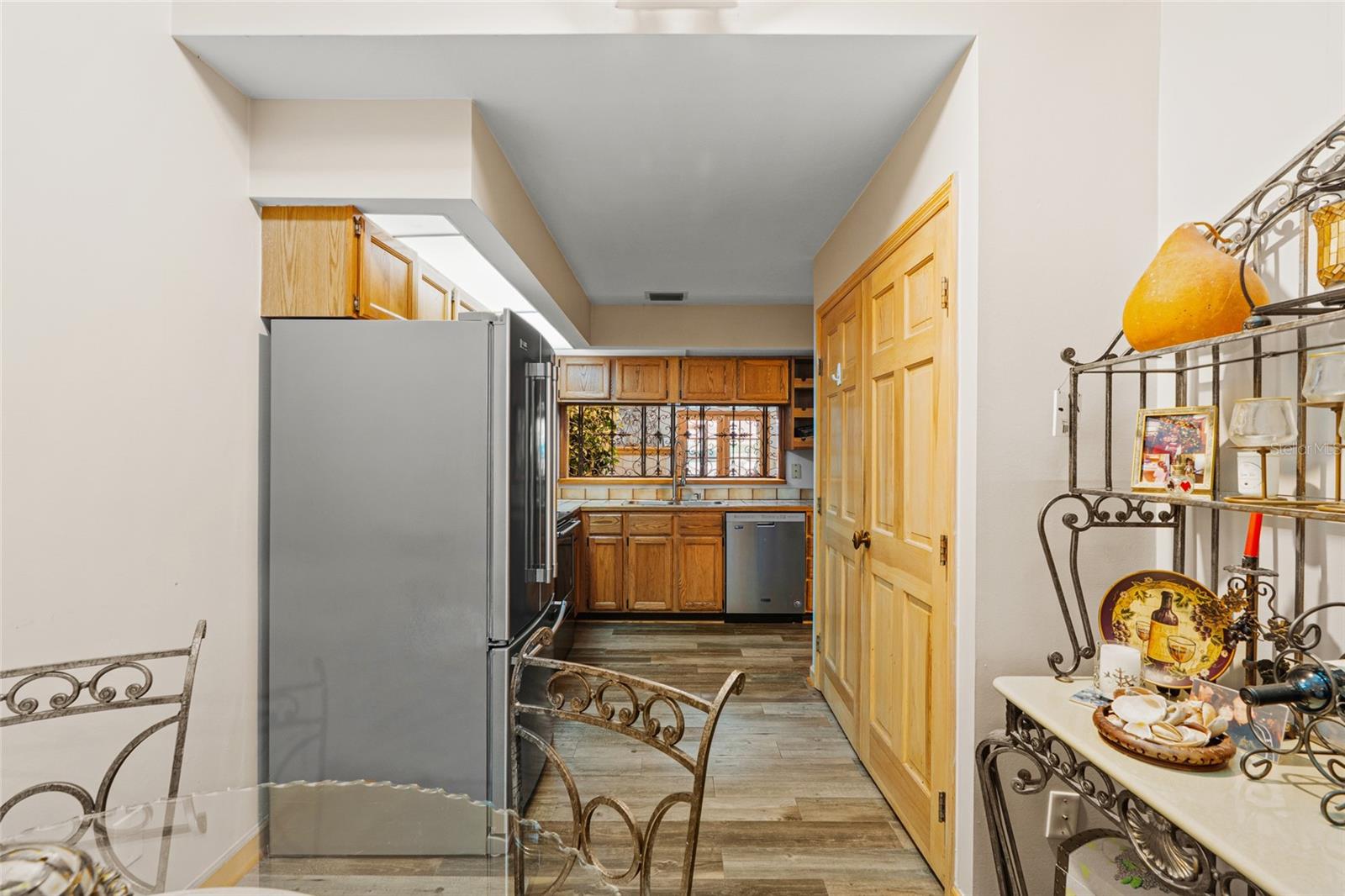 Image 18 of 54 For 1486 Mahogany Lane 703