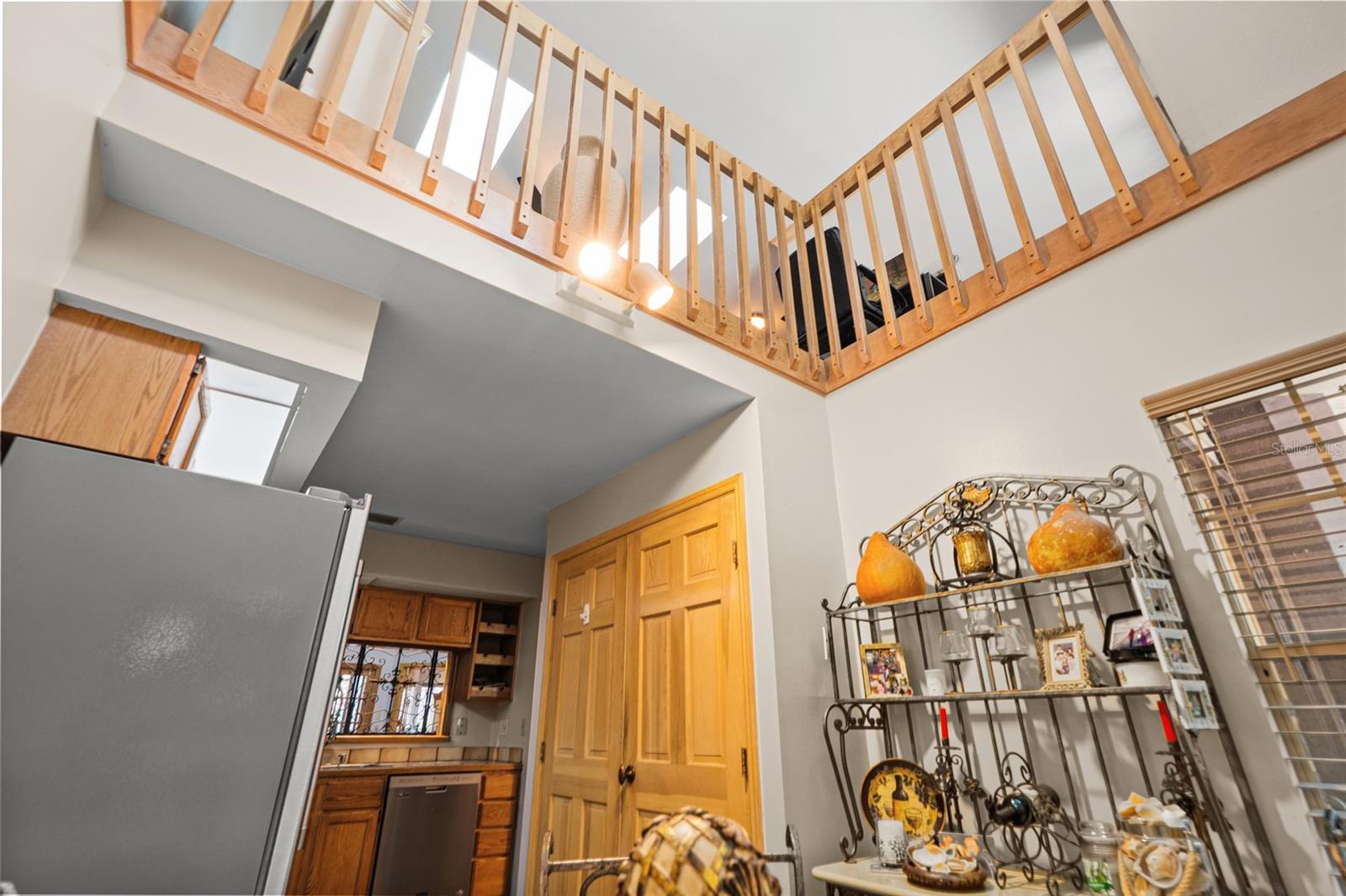 Image 19 of 54 For 1486 Mahogany Lane 703