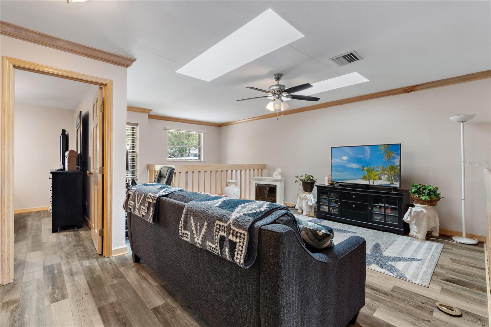 Image 33 of 54 For 1486 Mahogany Lane 703