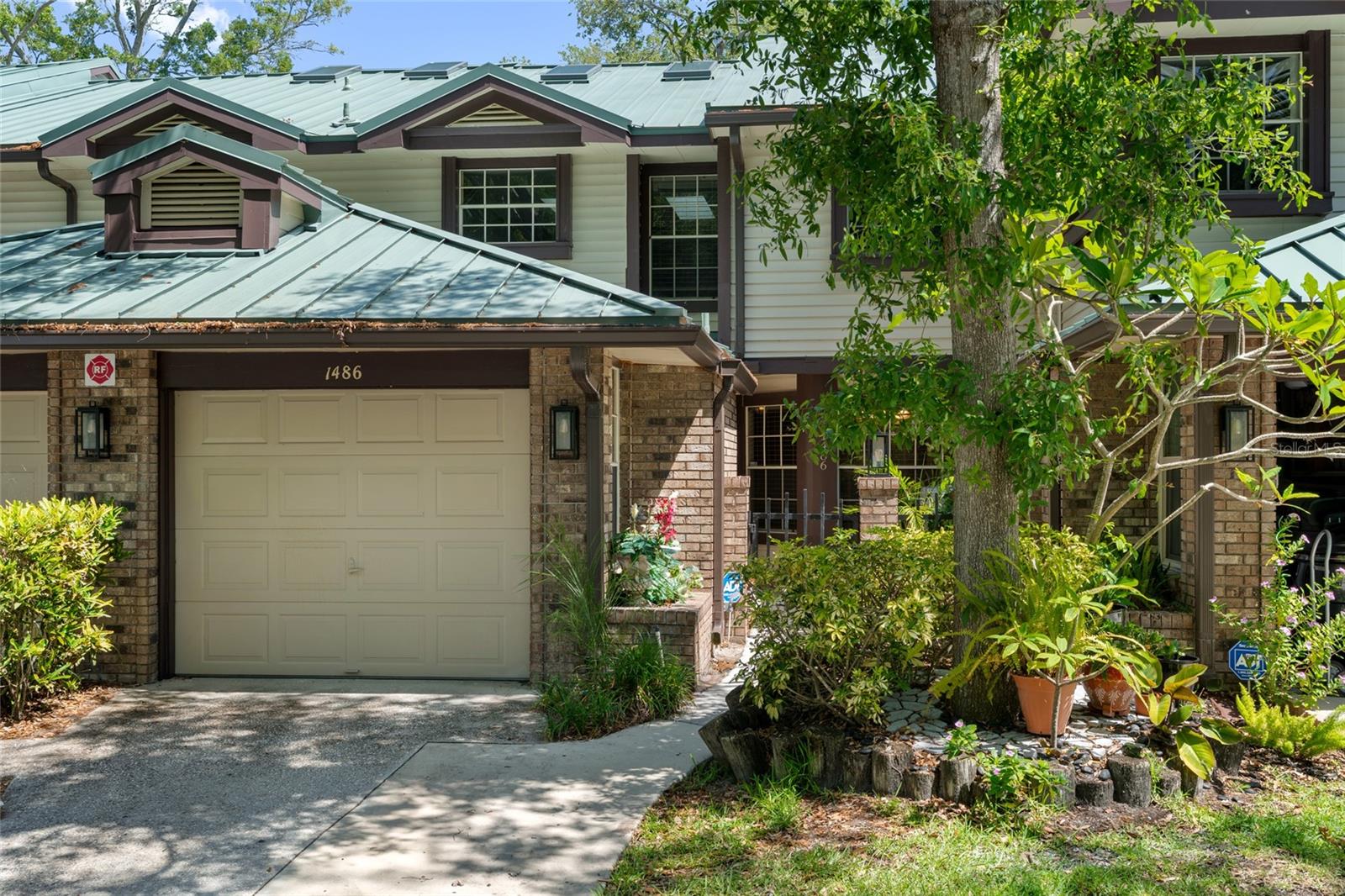 Image 47 of 54 For 1486 Mahogany Lane 703