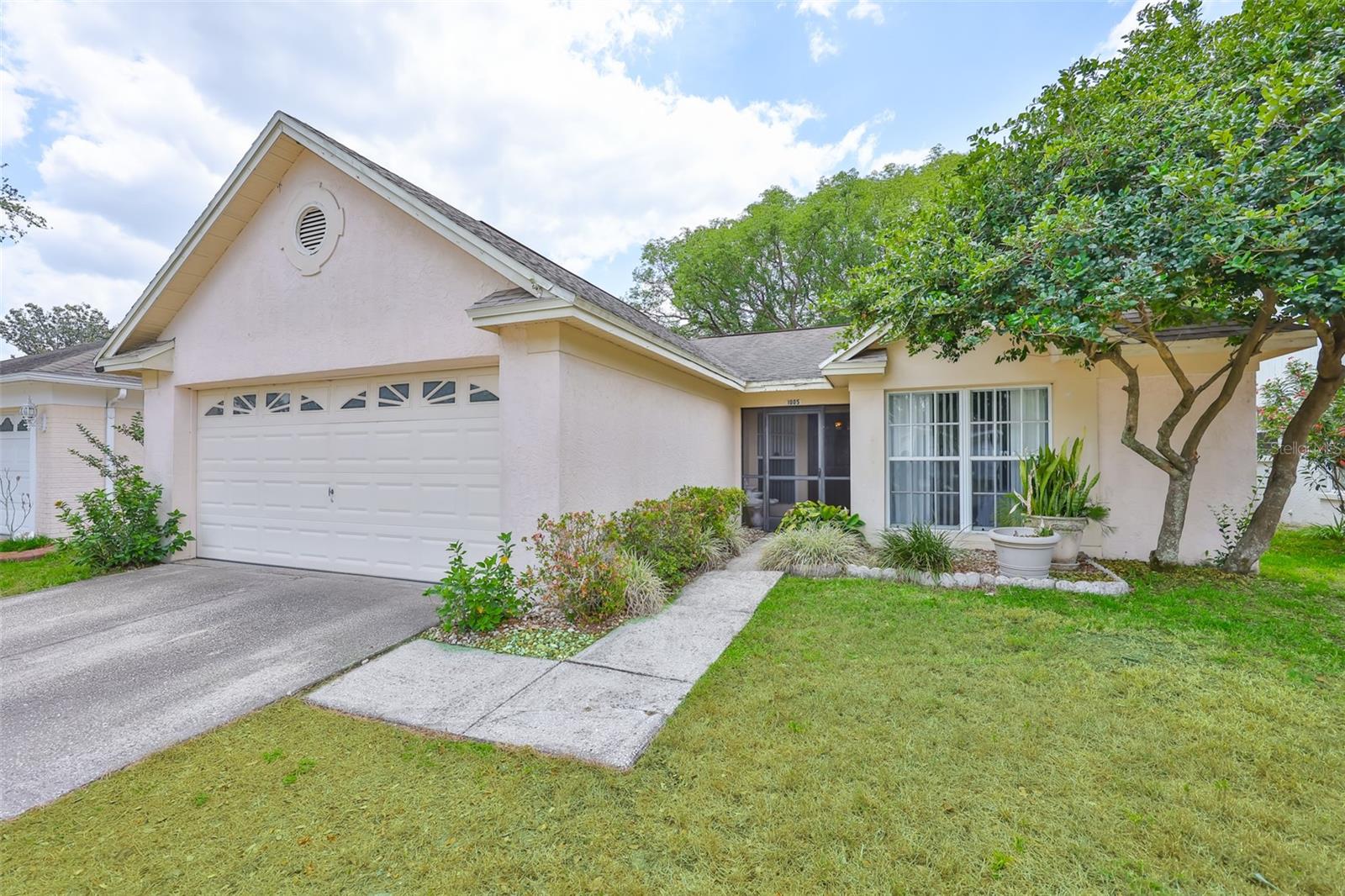 Image 2 of 42 For 1005 Hardwood Drive