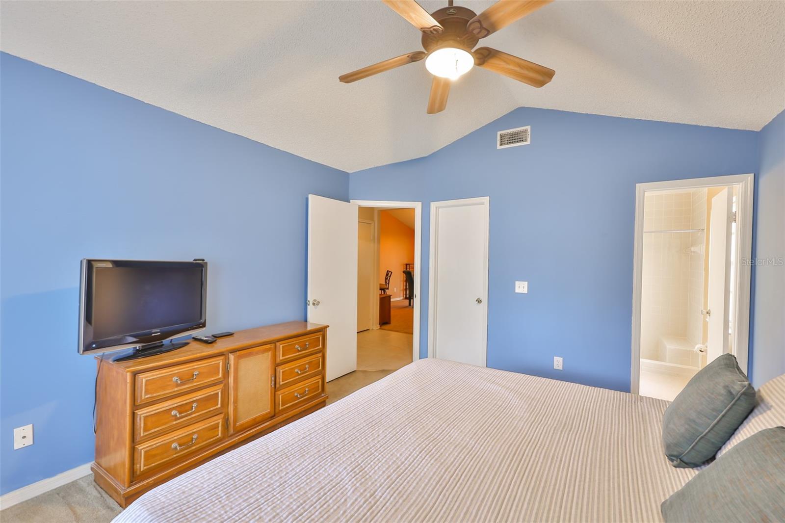 Image 22 of 42 For 1005 Hardwood Drive