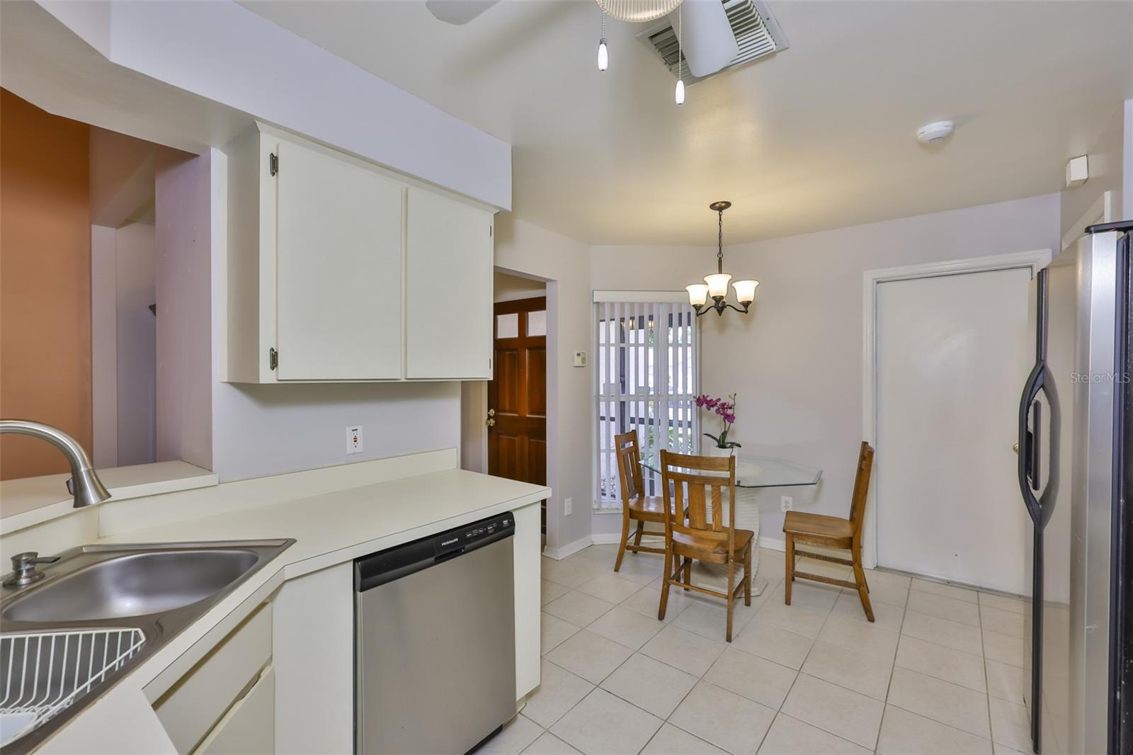Image 9 of 42 For 1005 Hardwood Drive