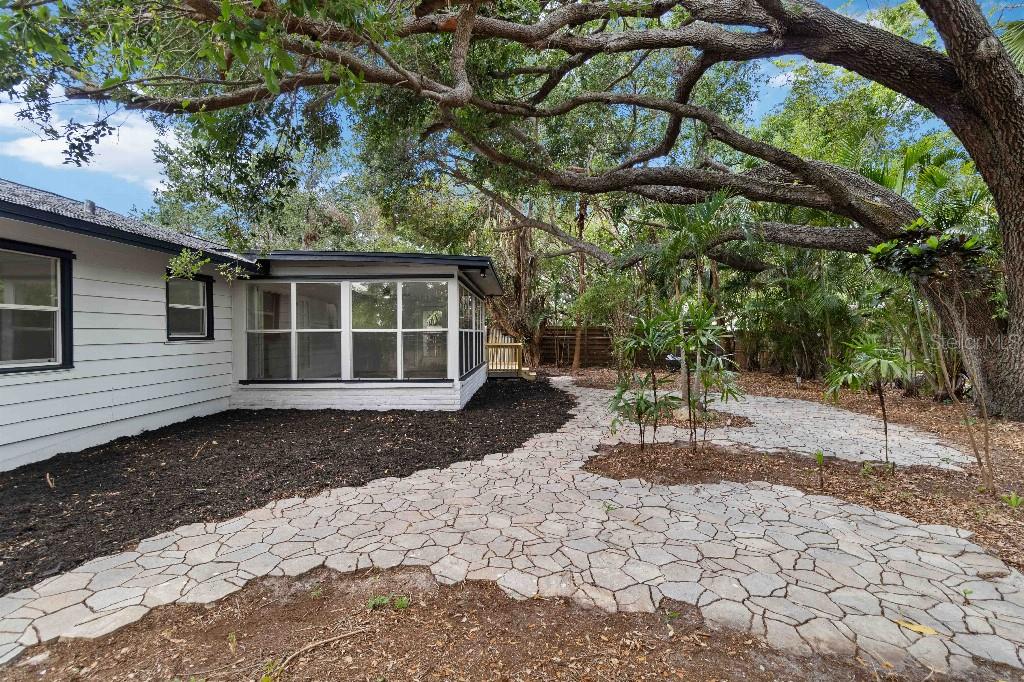 Image 13 of 19 For 1857 Siesta Drive