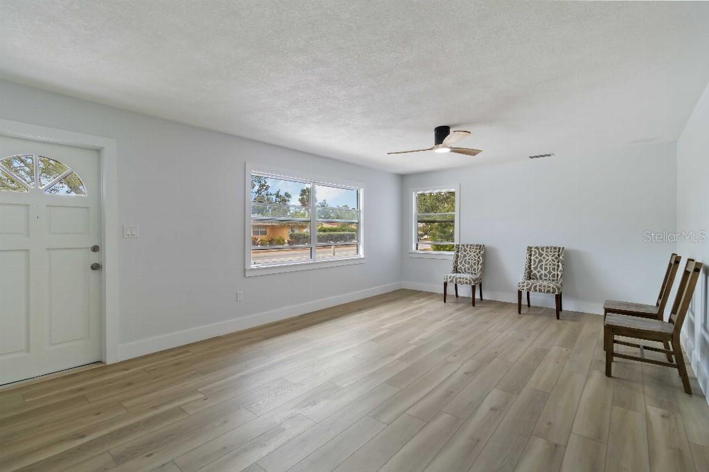 Image 7 of 19 For 1857 Siesta Drive