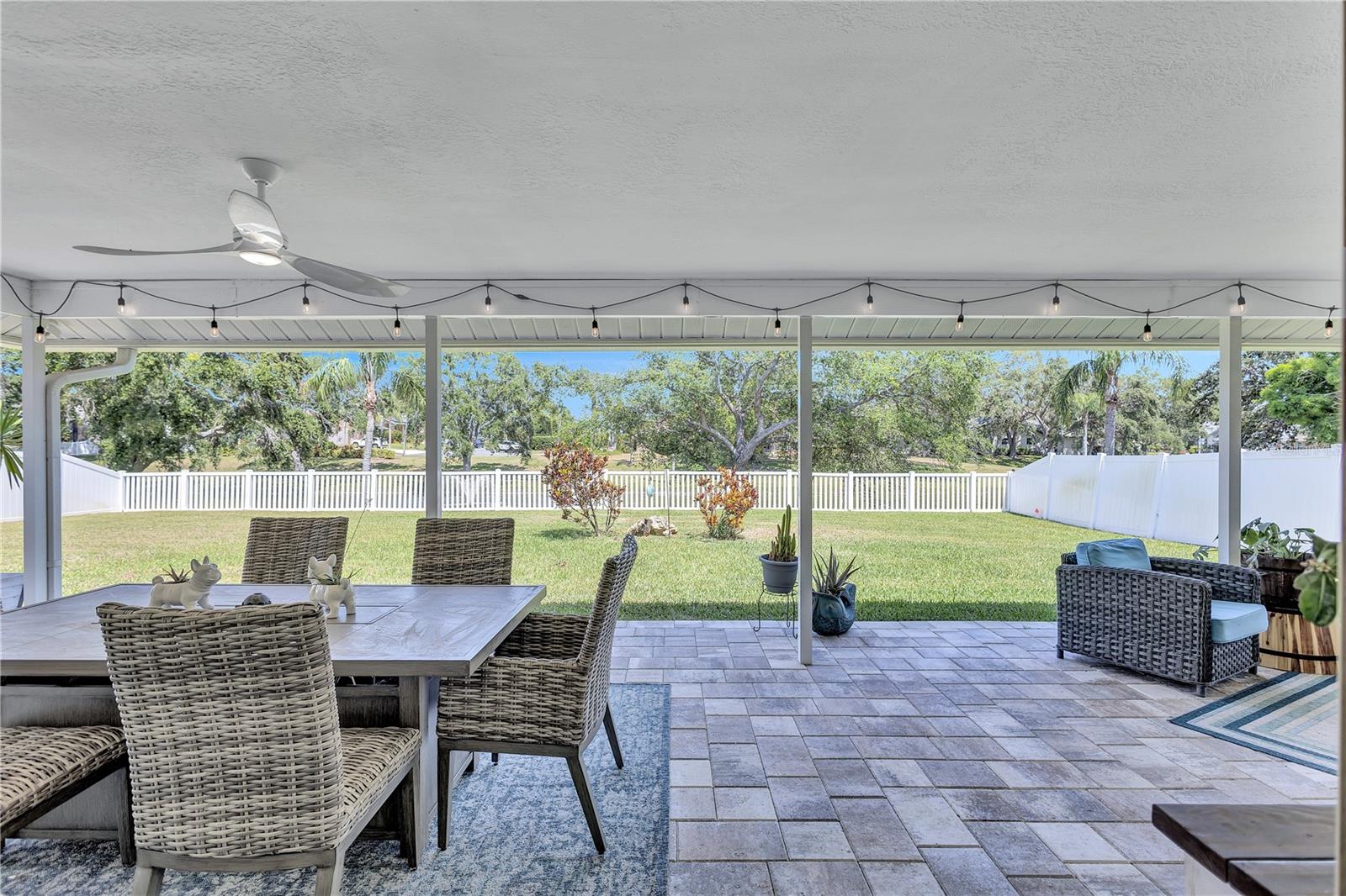 Listing photo id 20 for 10825 Christopher Court