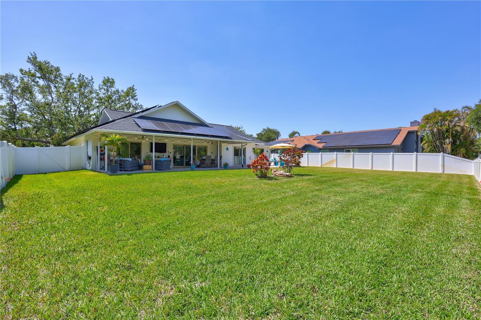 Listing photo id 22 for 10825 Christopher Court