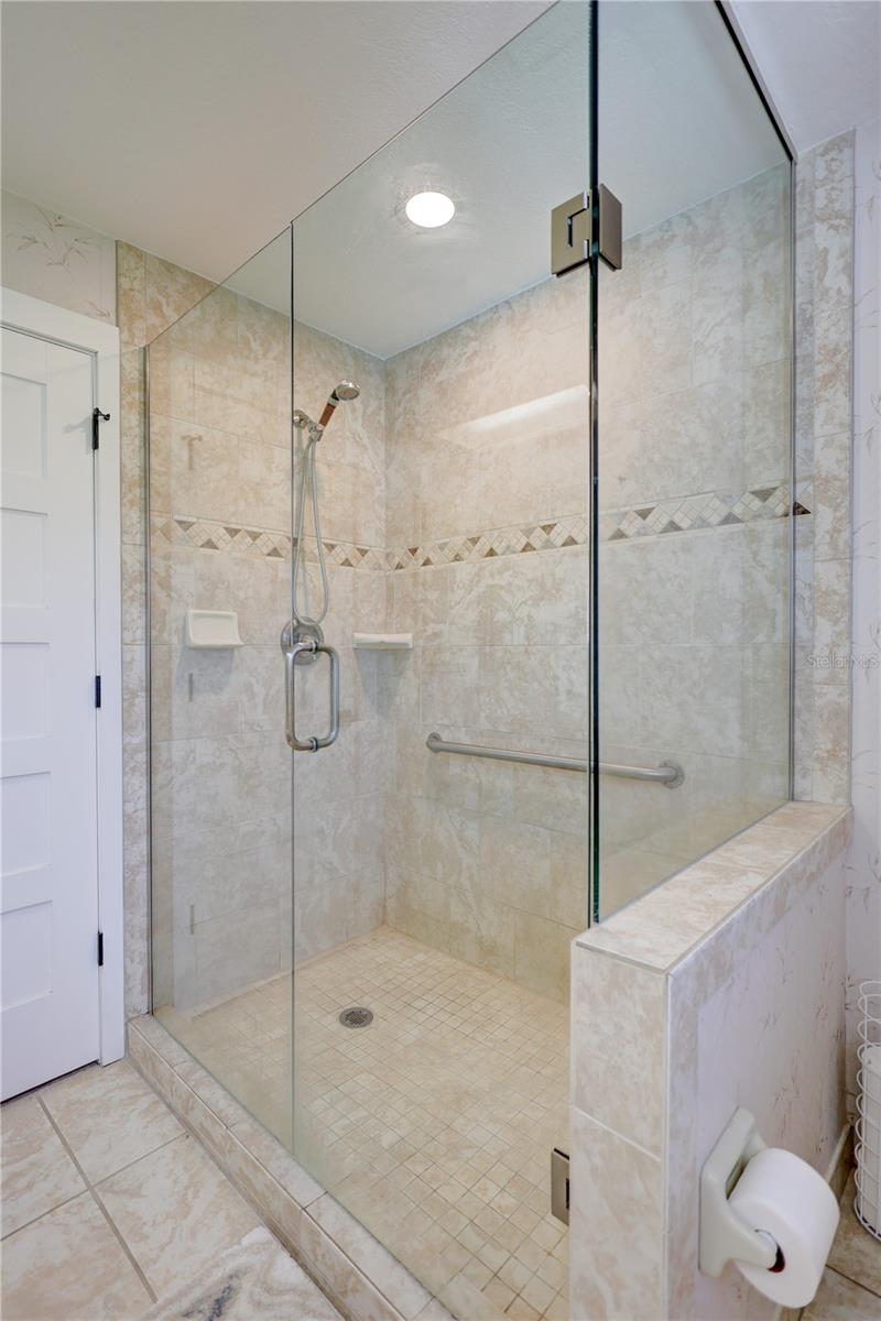Listing photo id 29 for 10825 Christopher Court