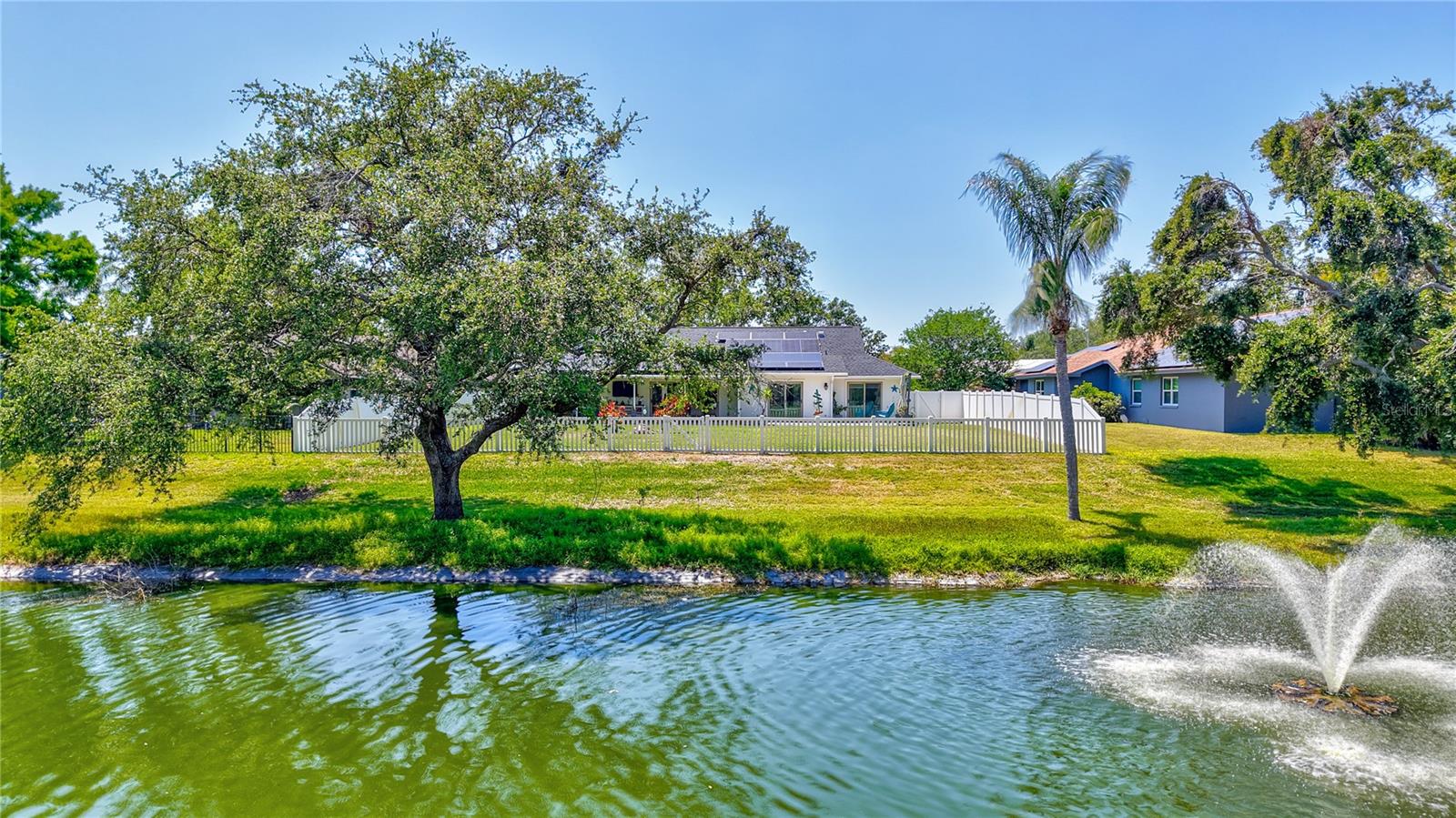 Listing photo id 40 for 10825 Christopher Court