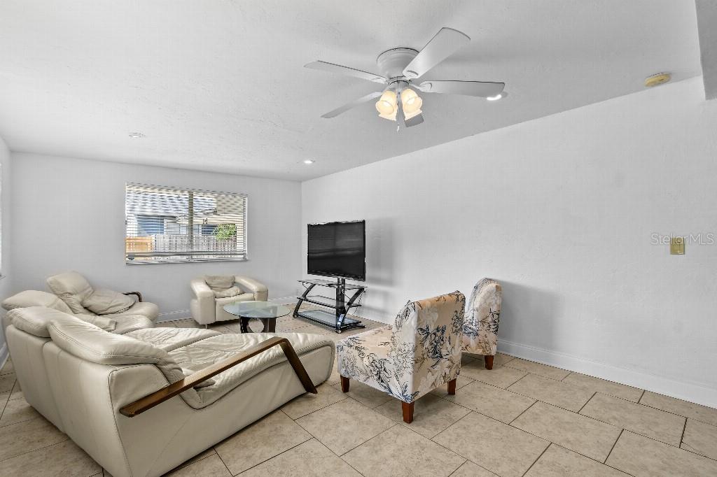 Image 14 of 26 For 2026 Cocoanut Avenue