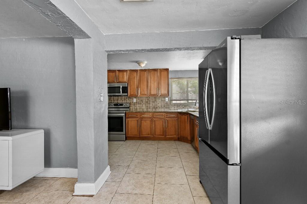 Image 3 of 26 For 2026 Cocoanut Avenue