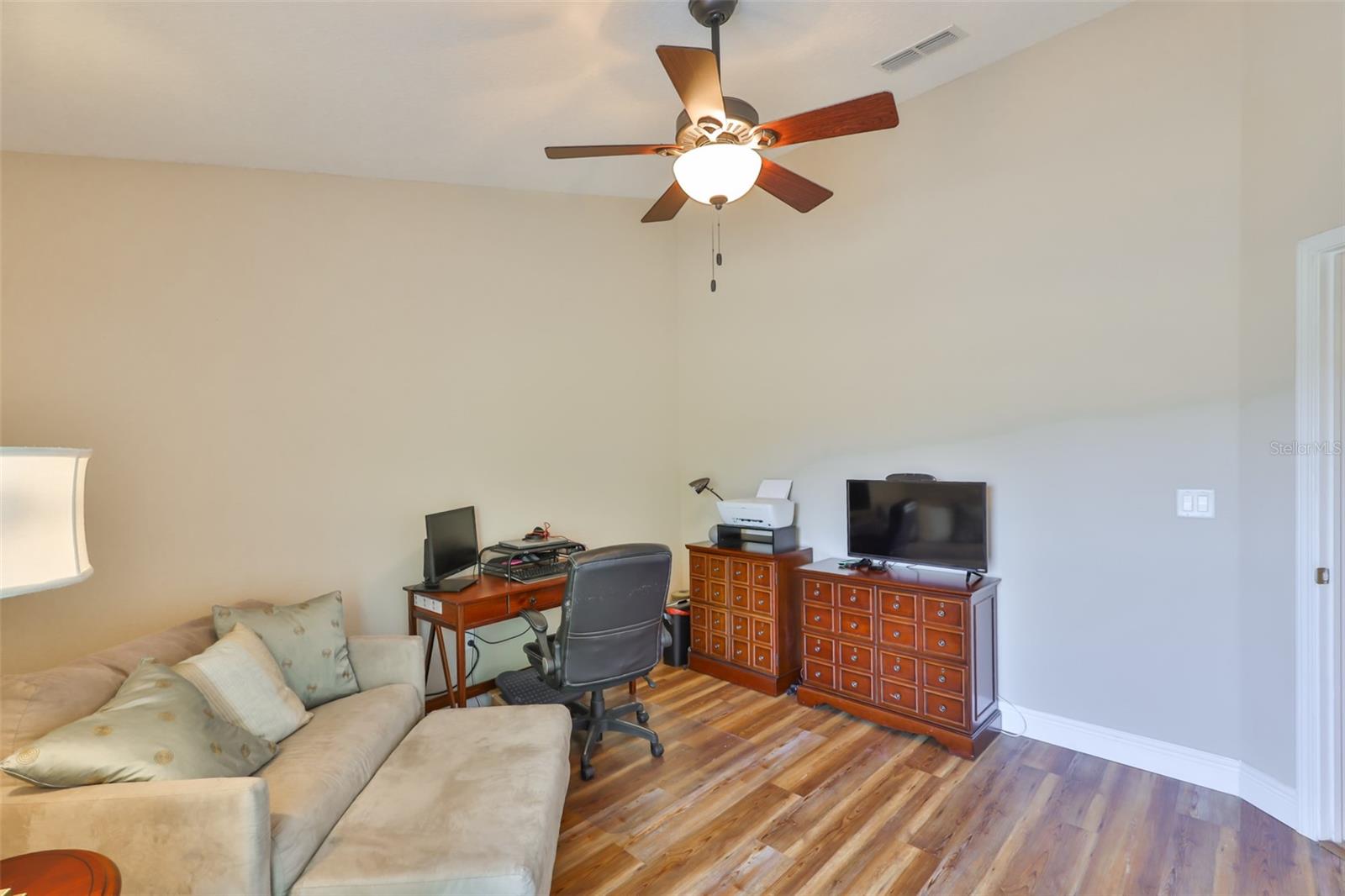 Image 31 of 43 For 13742 Artesa Bell Drive