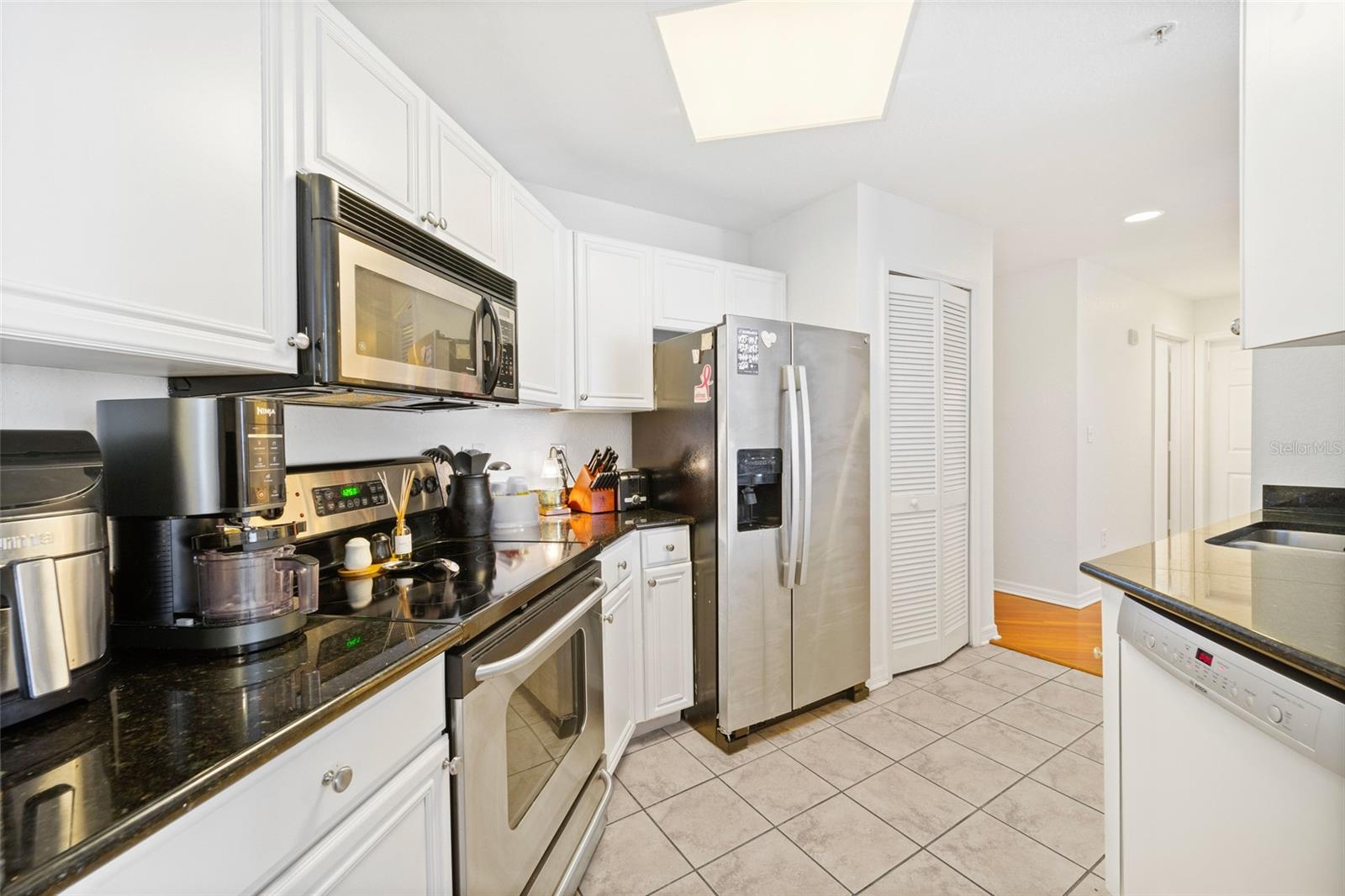 Image 4 of 41 For 700 Harbour Island Boulevard 342