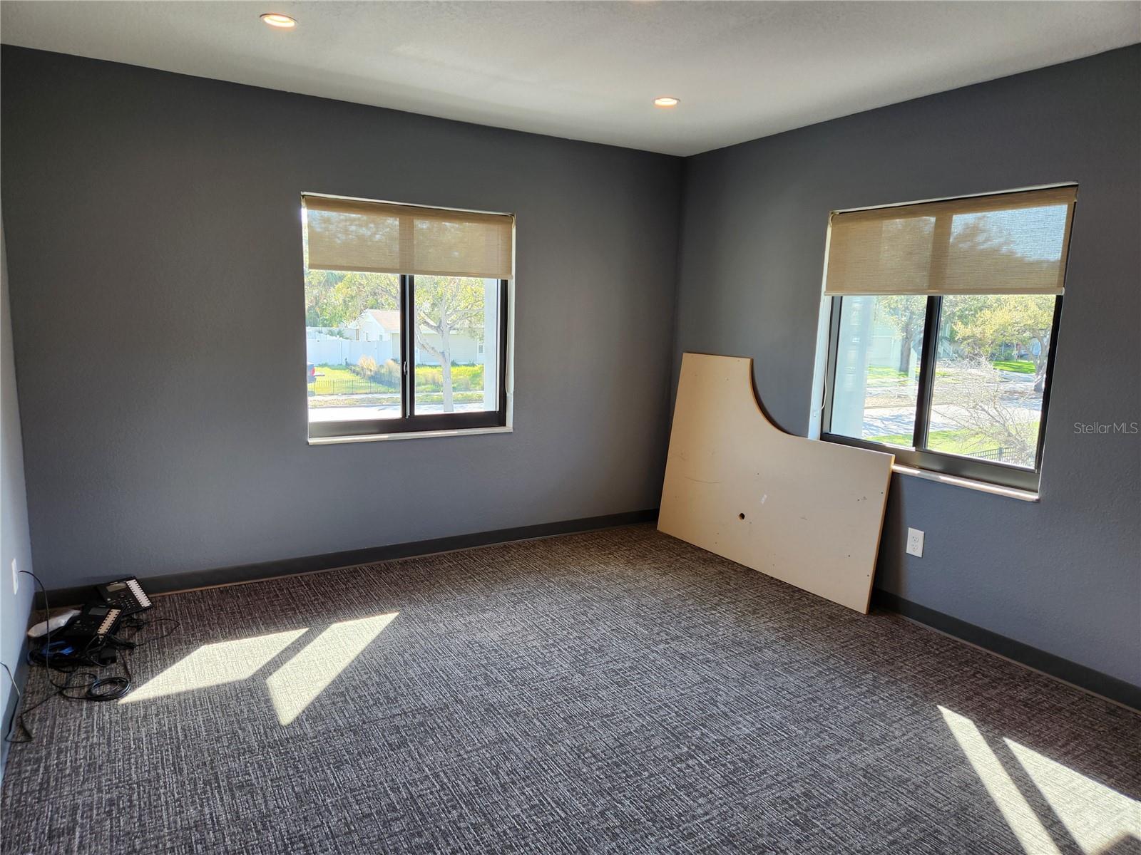 Listing photo id 8 for 4409 El Prado Boulevard