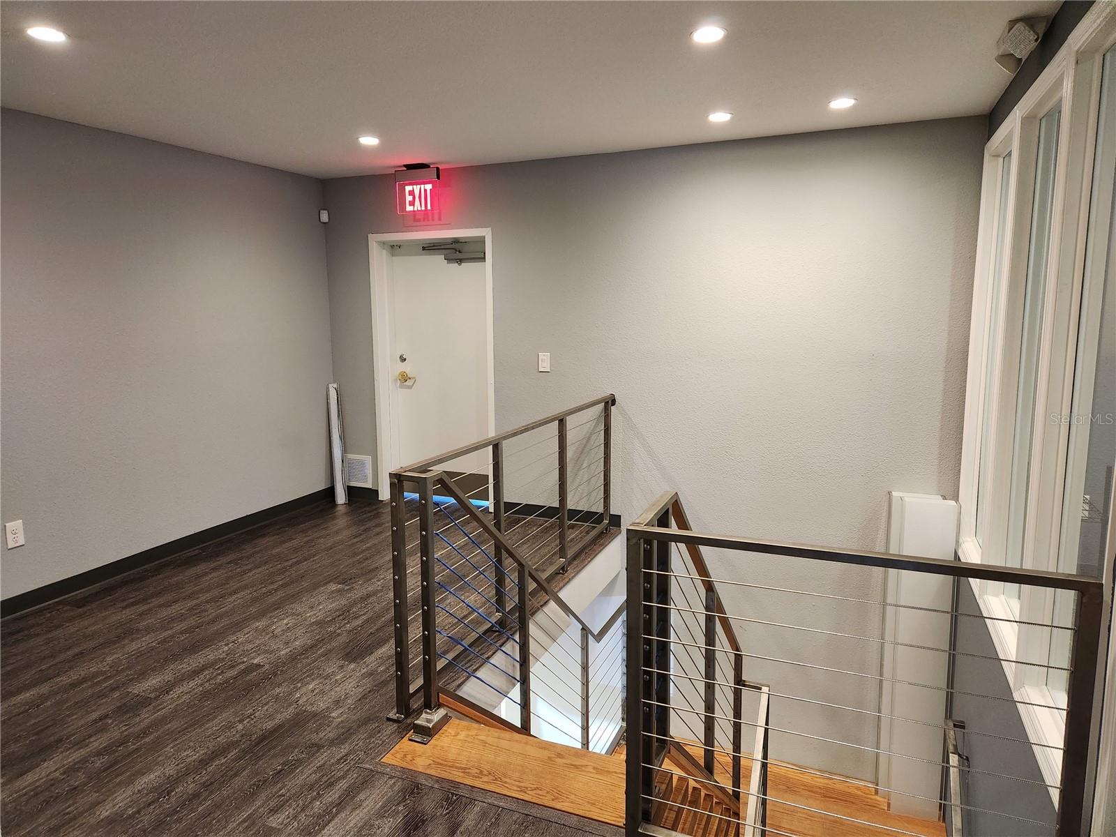 Listing photo id 2 for 4409 El Prado Boulevard