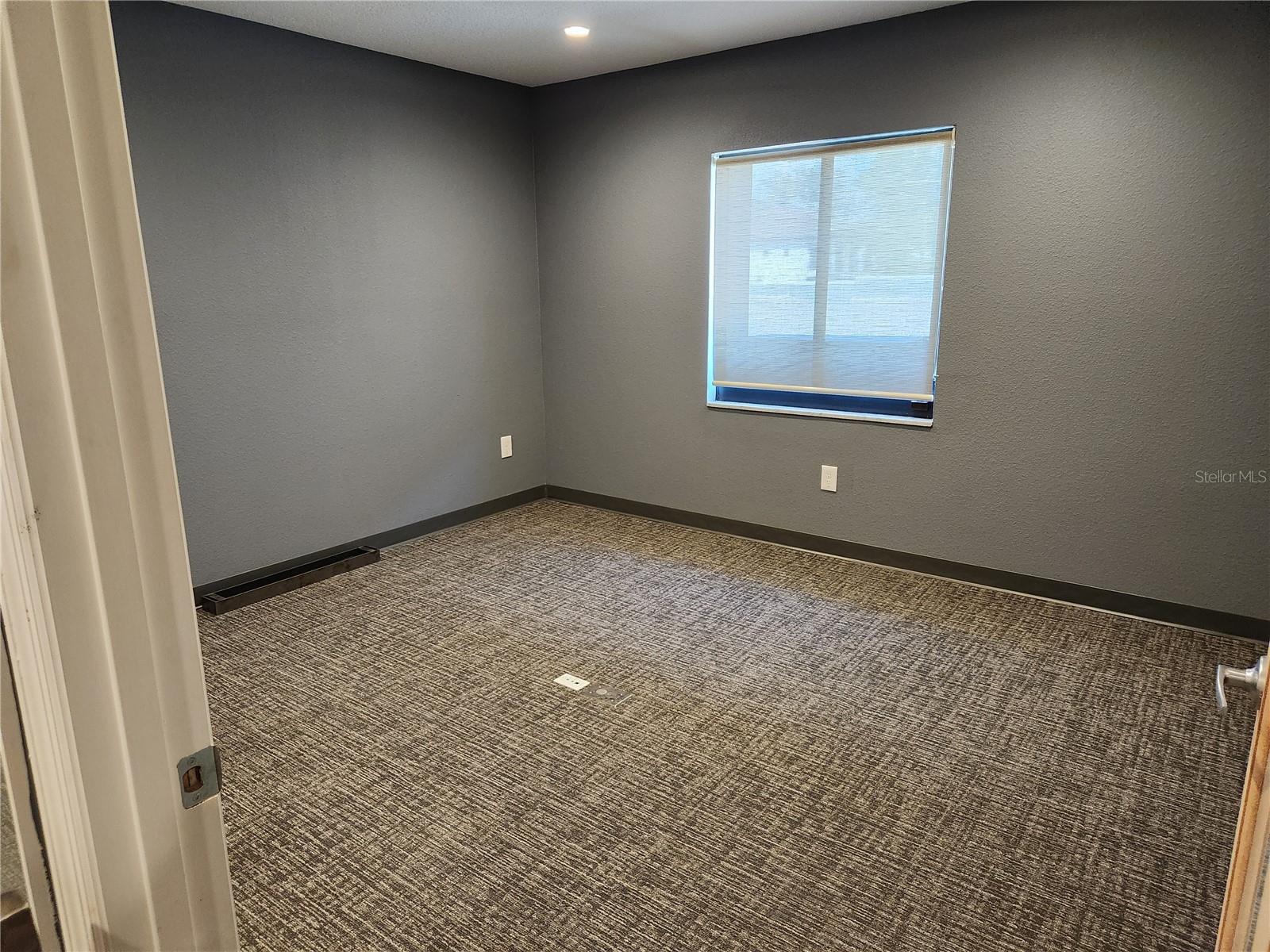 Listing photo id 4 for 4409 El Prado Boulevard