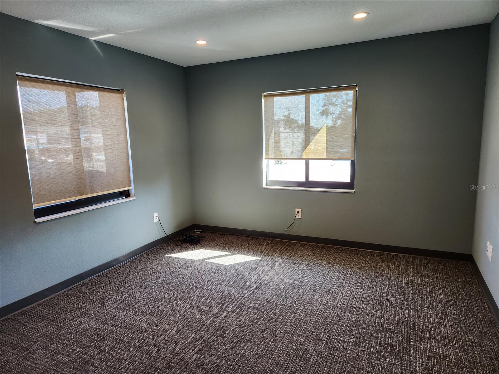 Listing photo id 5 for 4409 El Prado Boulevard