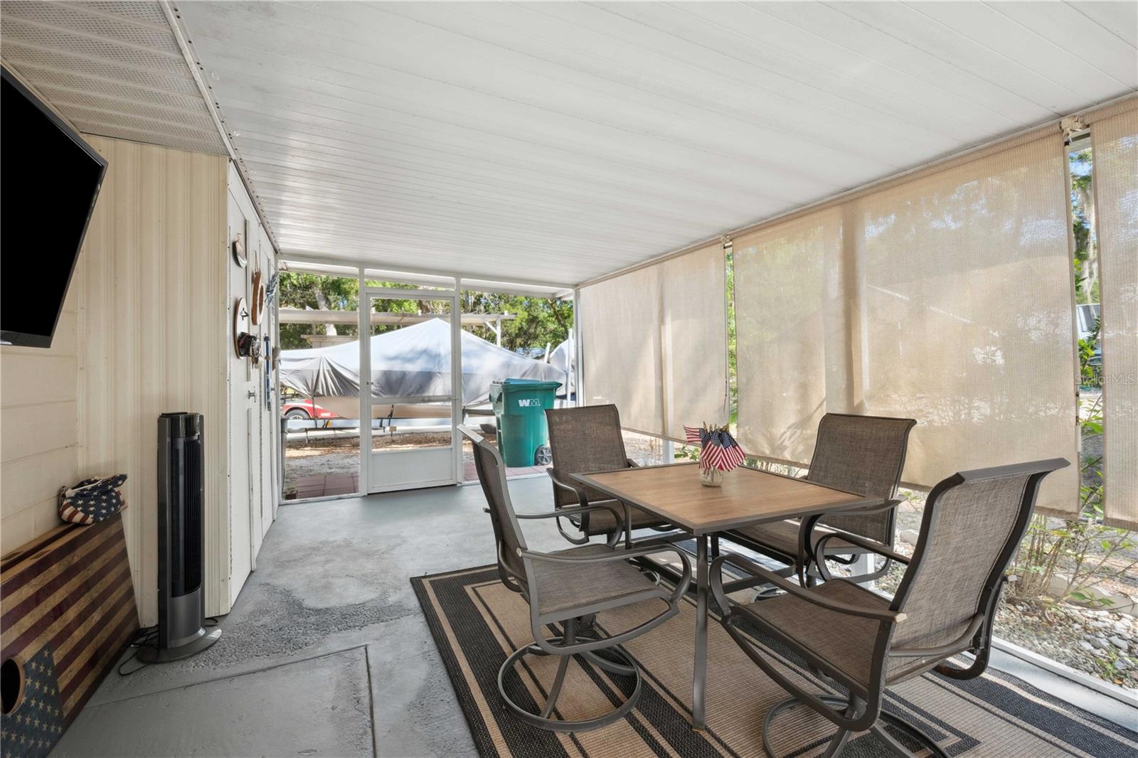 Image 18 of 32 For 6139 Royal Drive
