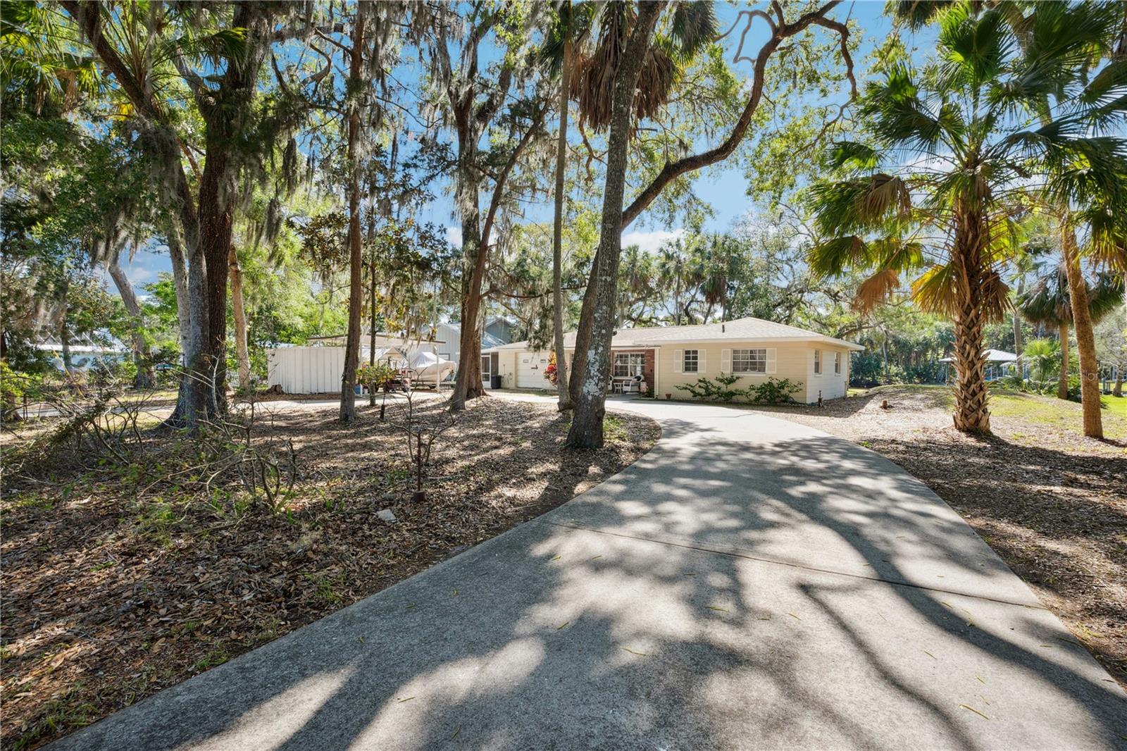 Image 3 of 32 For 6139 Royal Drive