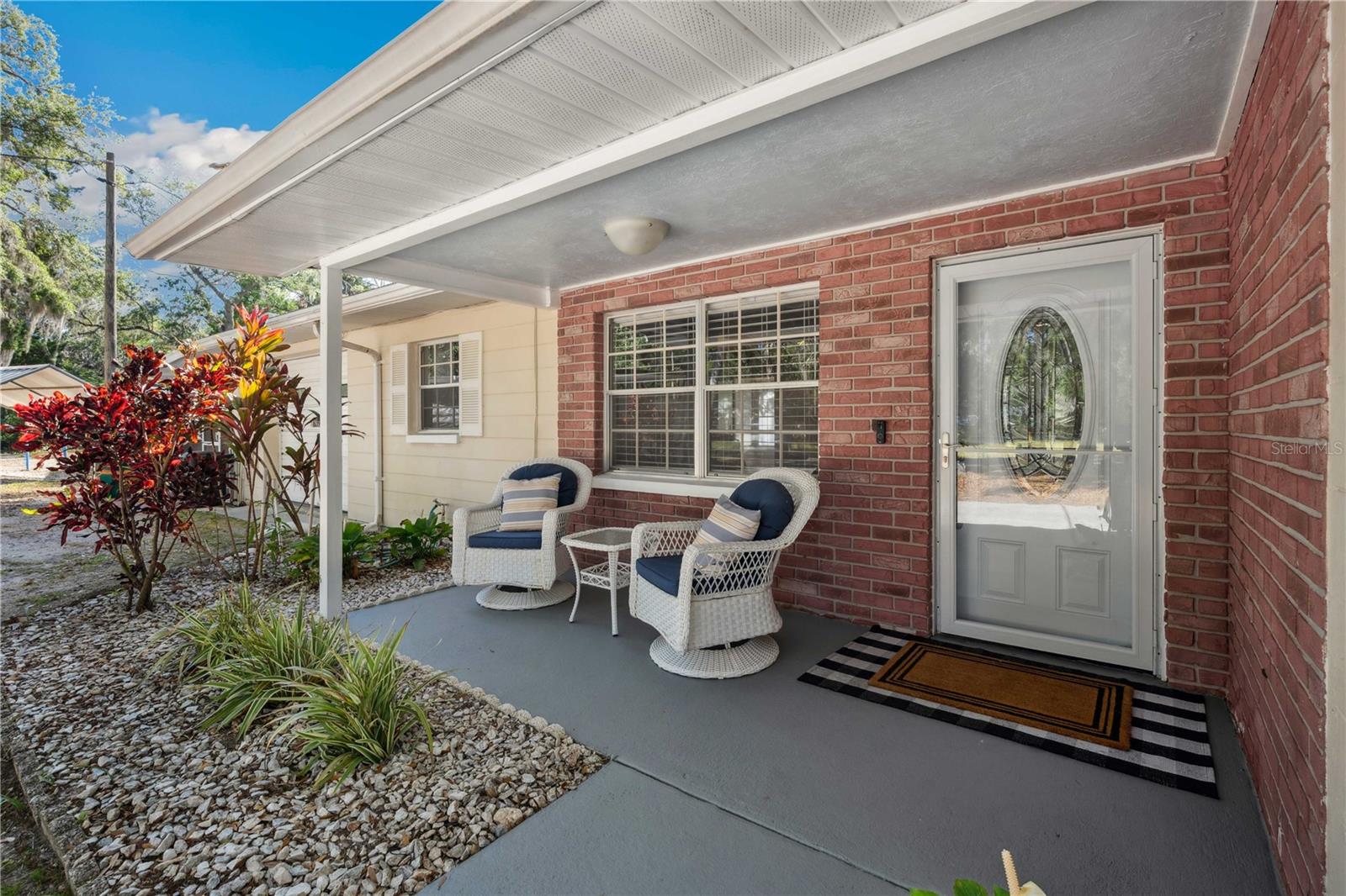 Image 4 of 32 For 6139 Royal Drive