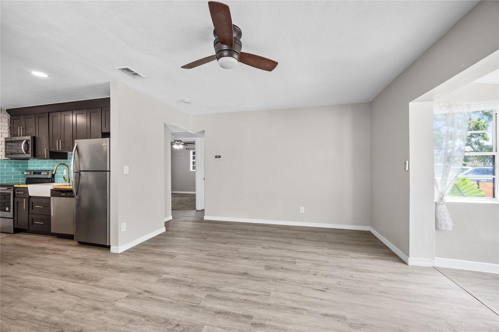 Image 12 of 40 For 4527 24th Avenue S
