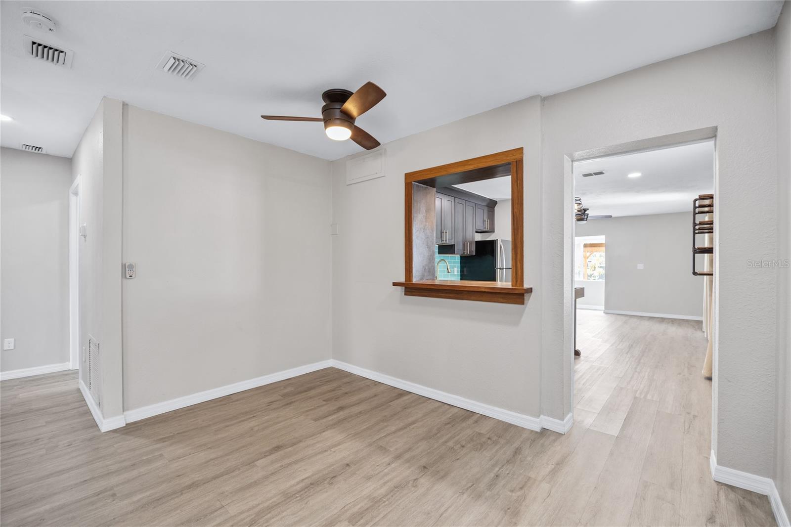 Image 15 of 40 For 4527 24th Avenue S