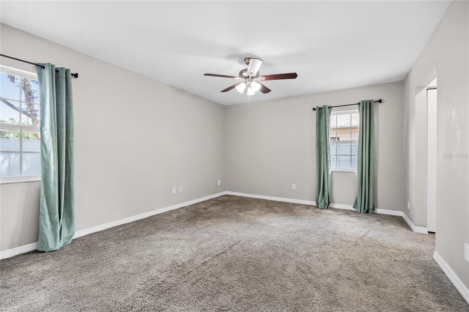 Image 22 of 40 For 4527 24th Avenue S