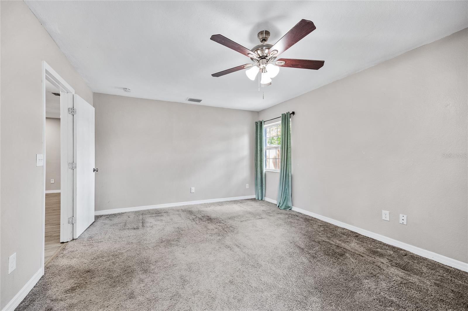 Image 25 of 40 For 4527 24th Avenue S