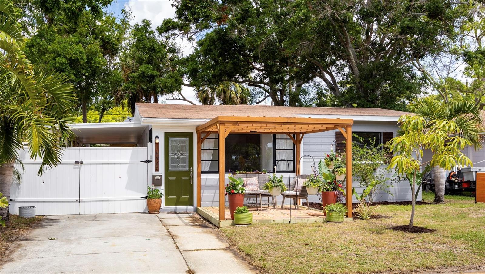 Image 4 of 40 For 4527 24th Avenue S