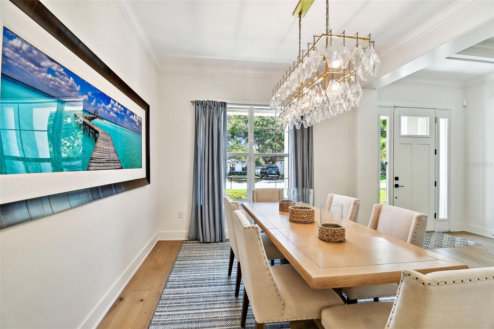 Listing photo id 9 for 3905 San Obispo Street