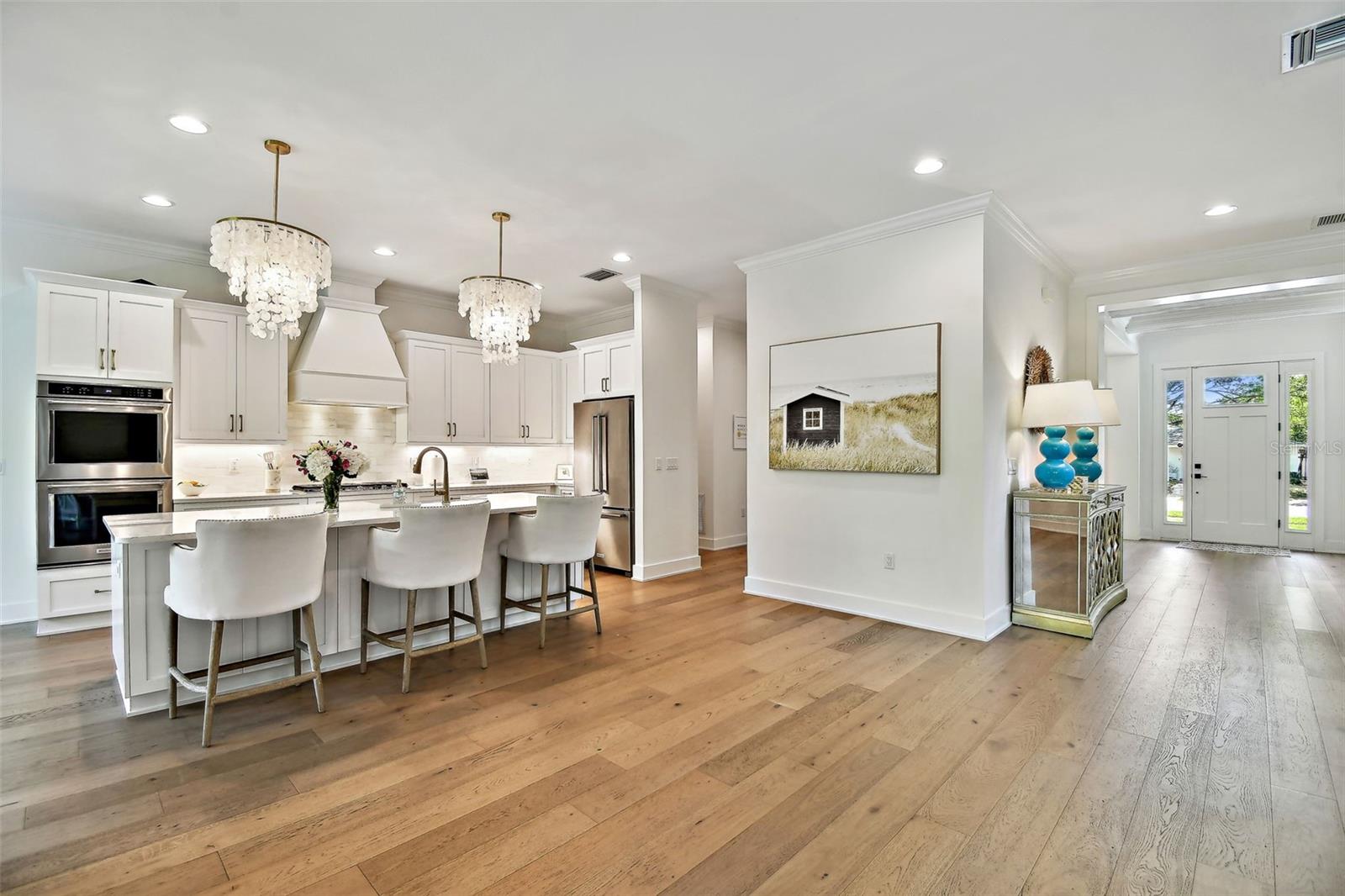 Listing photo id 14 for 3905 San Obispo Street