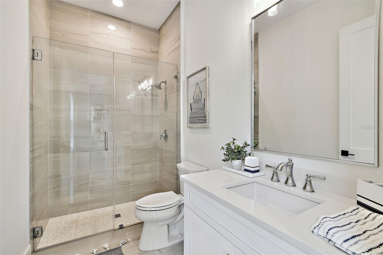 Listing photo id 25 for 3905 San Obispo Street