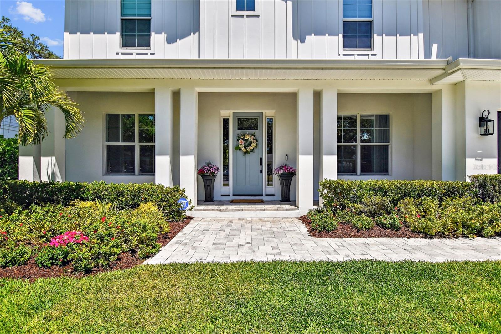 Listing photo id 1 for 3905 San Obispo Street