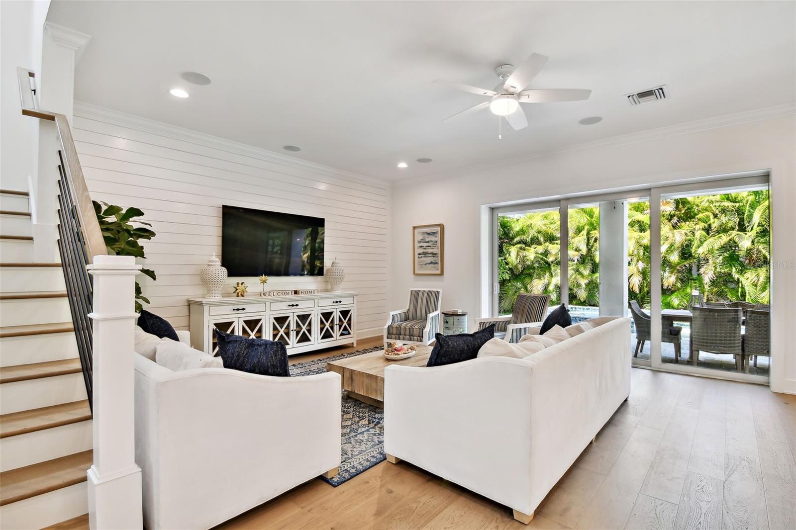 Listing photo id 31 for 3905 San Obispo Street