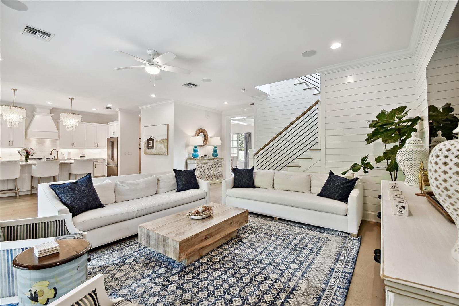Listing photo id 35 for 3905 San Obispo Street