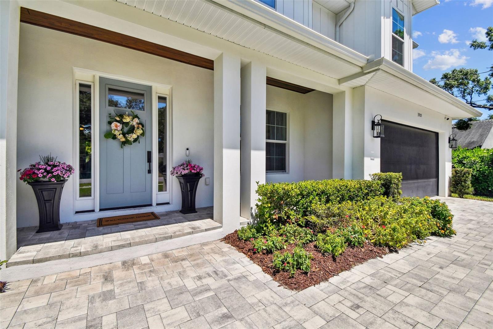 Listing photo id 2 for 3905 San Obispo Street