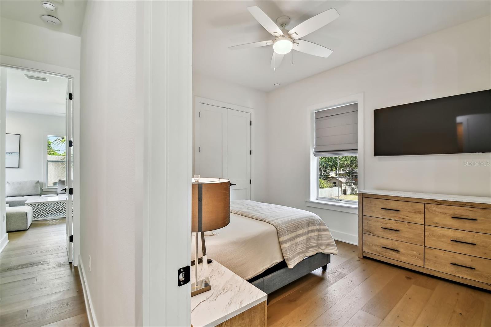 Listing photo id 56 for 3905 San Obispo Street