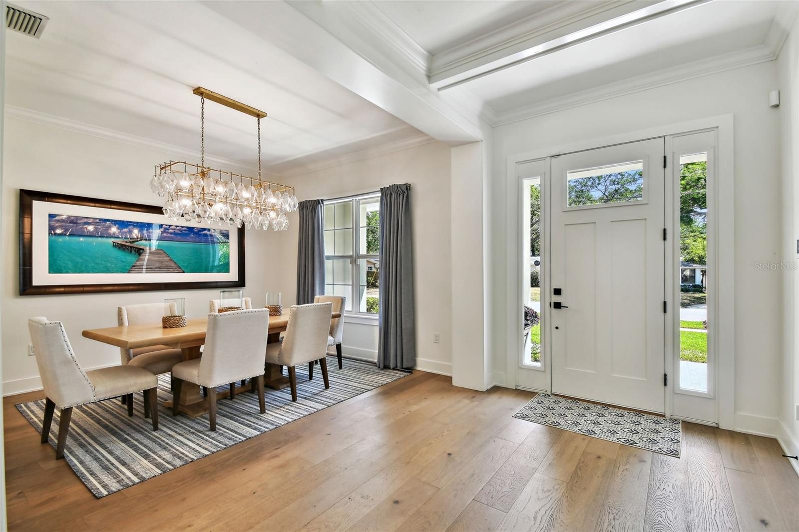 Listing photo id 7 for 3905 San Obispo Street