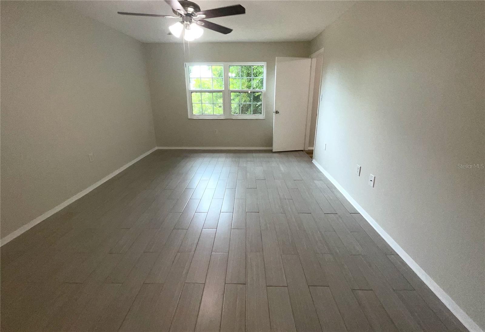 Image 20 of 23 For 1020 85th Avenue N 222