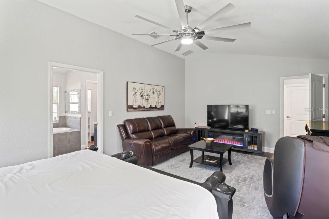 Image 23 of 84 For 5458 Zamia Drive
