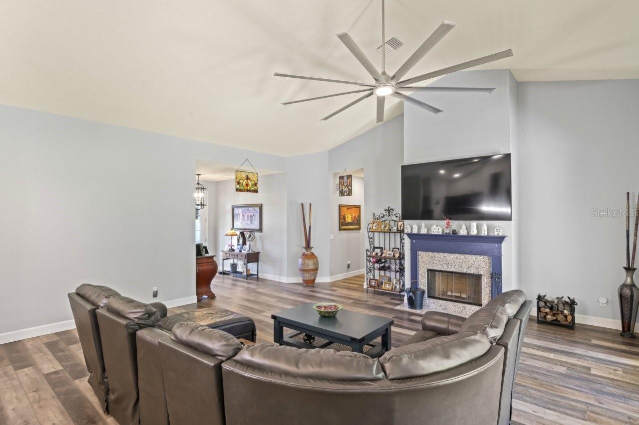 Image 8 of 84 For 5458 Zamia Drive