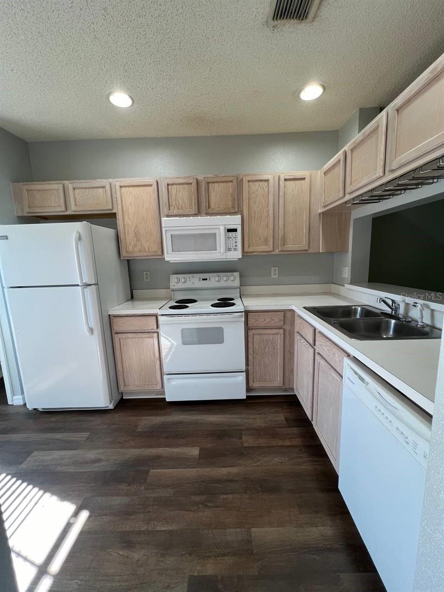 Image 4 of 19 For 1437 Costa Mesa Drive