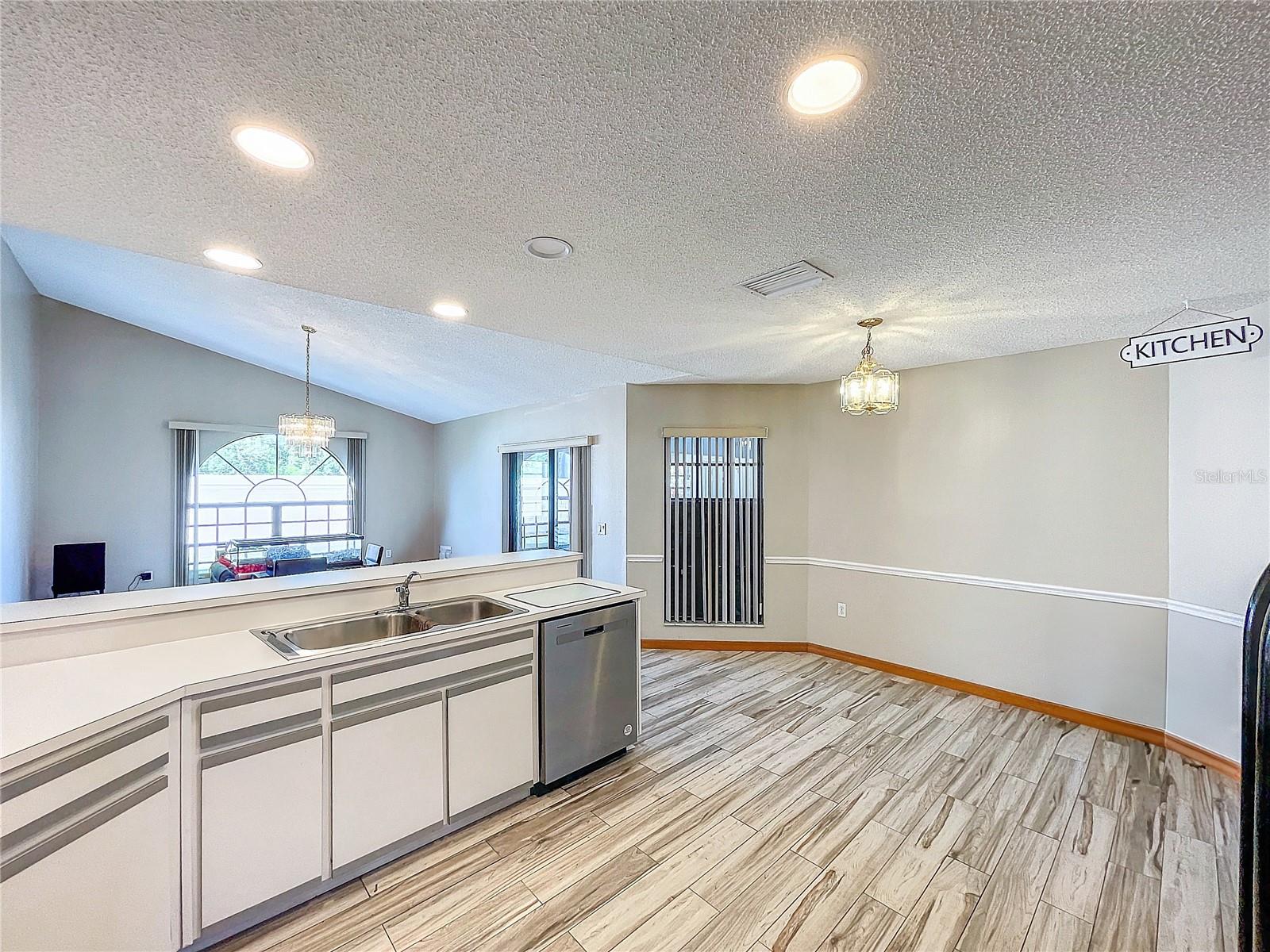 Image 30 of 79 For 8127 Tarsier Avenue