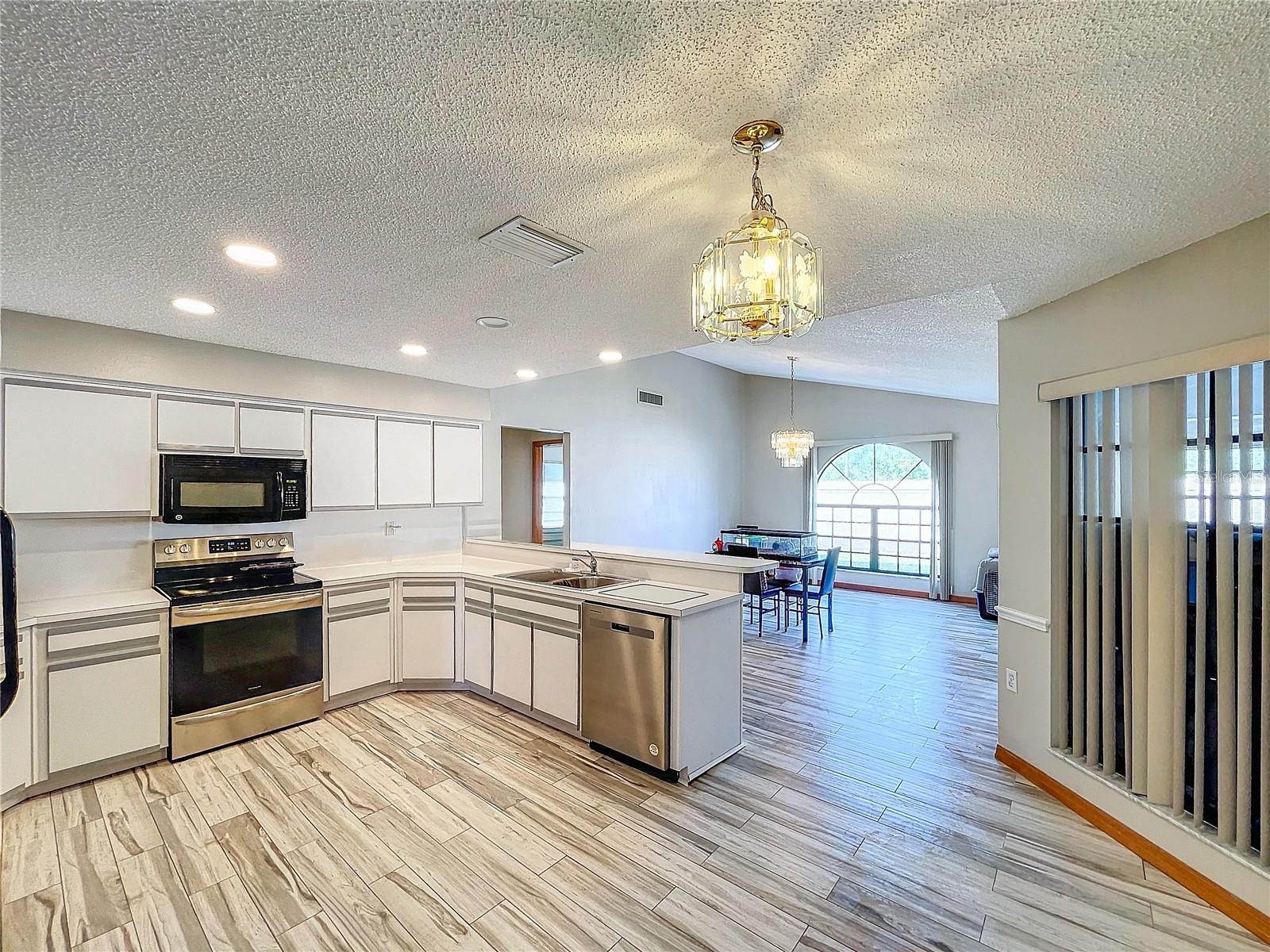 Image 31 of 79 For 8127 Tarsier Avenue